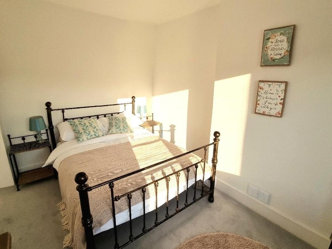 הוילה Abertillery Hill View מראה חיצוני תמונה